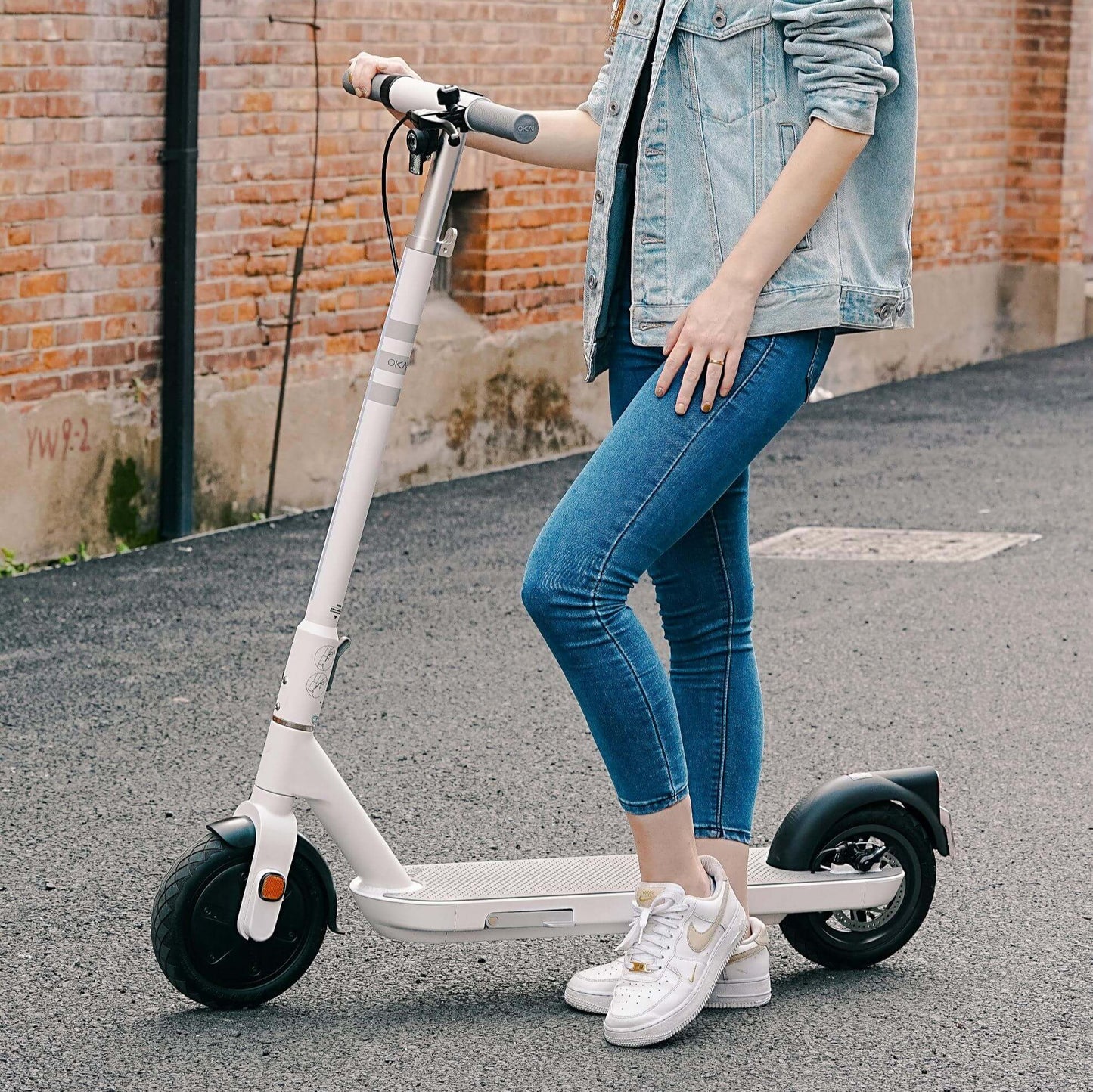 NEON Lite ES10 - OKAI